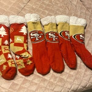 Fluffy 49ers socks
